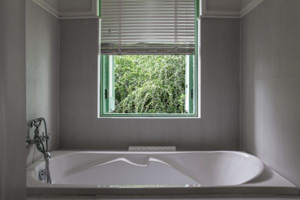 Professional Fiberglass Tub Installation